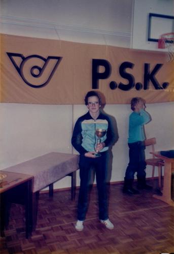 1985-5.-OM-12