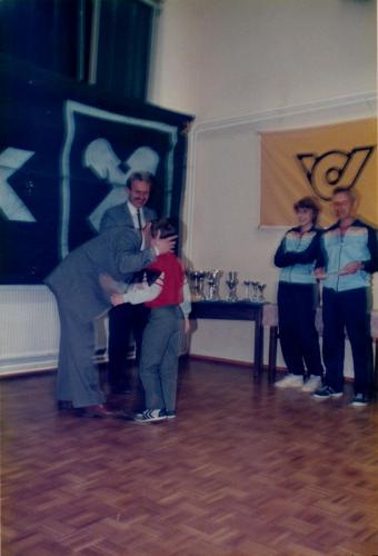 1985-5.-OM-8