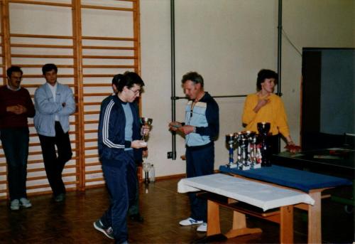 1986-6.-OM-10