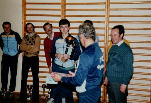 1986-6.-OM-16