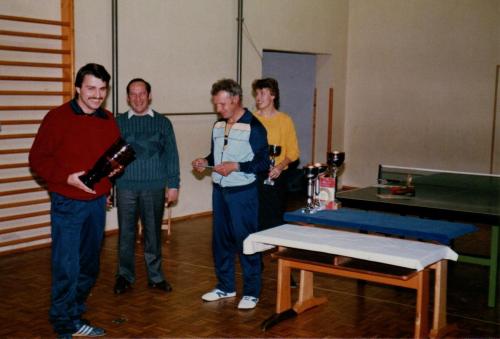 1986-6.-OM-9